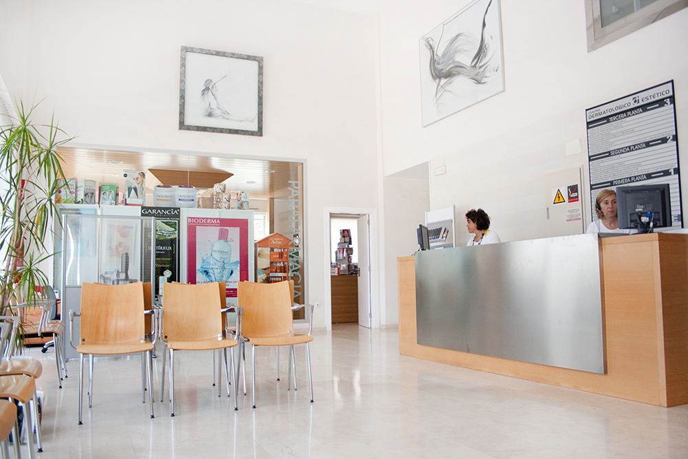 Recepción principal Centro Dermatológico Estético